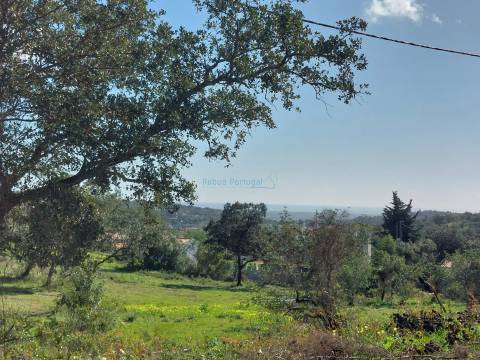 Terreno Exclusivo com Vista Mar e Elevado Potencial de Construção - Quinta das Raposeiras