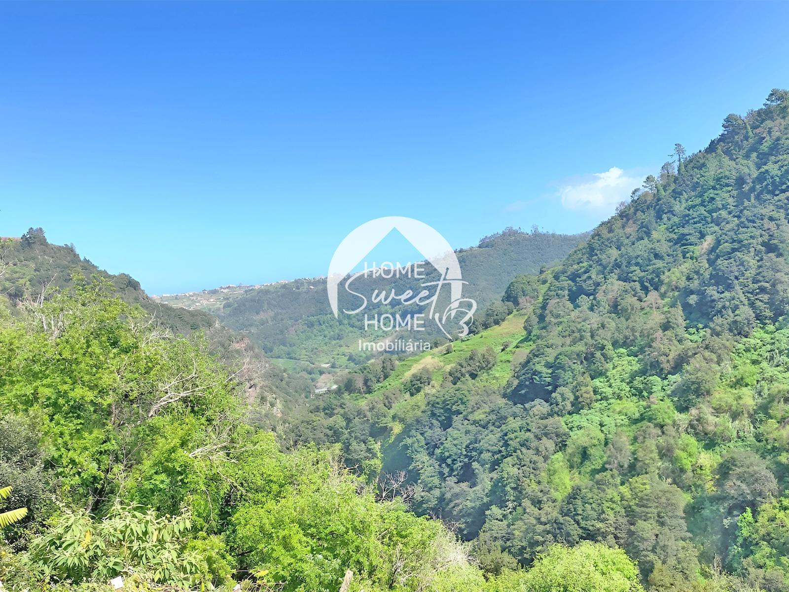 Terreno Rústico para construir, junto à Laurisilva