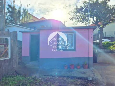 Moradia T1 em Santana com as vivencias tradicionais madeirenses