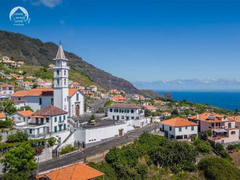 Moradia T1 em Santana com as vivencias tradicionais madeirenses