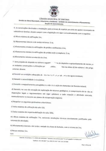 Moradia independente à venda na Estrada dos Poços