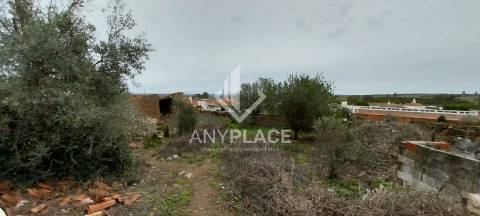 Terreno em Aldeia Típica Alentejana.