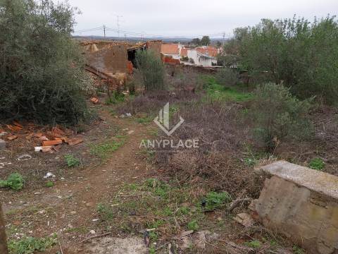 Terreno em Aldeia Típica Alentejana.