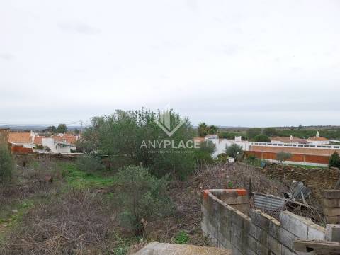 Terreno em Aldeia Típica Alentejana.