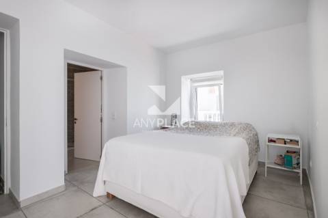 Encantadora Moradia totalmente renovada com vista para as muralhas do Castelo em Loulé.