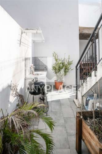 Encantadora Moradia totalmente renovada com vista para as muralhas do Castelo em Loulé.