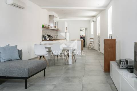 Encantadora Moradia totalmente renovada com vista para as muralhas do Castelo em Loulé.