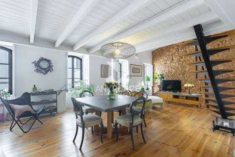 Charmosa Moradia Renovada com Dois Apartamentos Independentes no Centro Histórico de Loulé