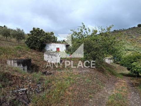 Terreno Rústico muito bem localizado e com boas acessibilidades.