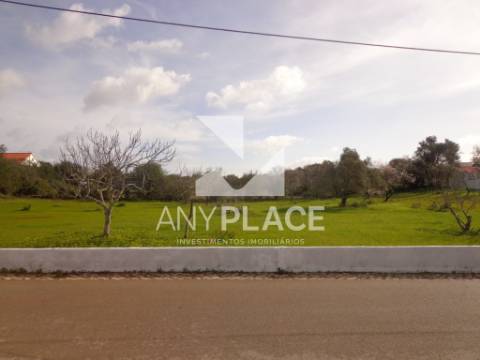Terreno Urbano situado no centro de Almancil com possibilidade de construção.