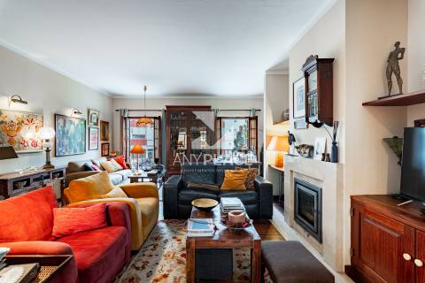 Prédio Renovado no Coração de Silves – Uma Joia Medieval com Conforto Moderno.