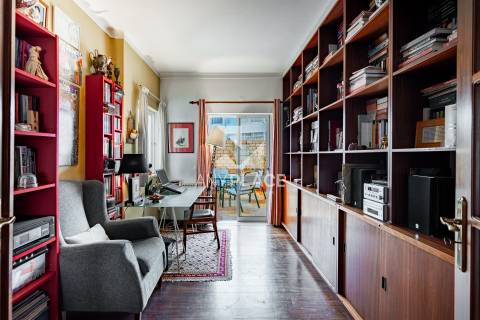 Prédio Renovado no Coração de Silves – Uma Joia Medieval com Conforto Moderno.