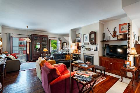 Prédio Renovado no Coração de Silves – Uma Joia Medieval com Conforto Moderno.