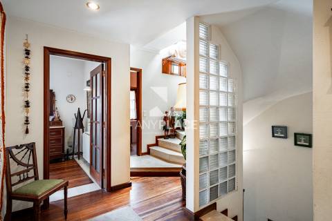 Prédio Renovado no Coração de Silves – Uma Joia Medieval com Conforto Moderno.