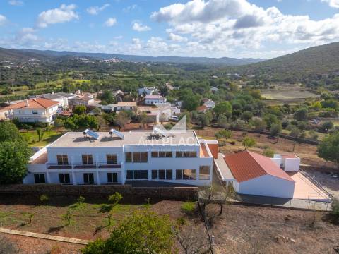 Hospedaria/Casa de Campo para Venda – Aldeia Típica no interior Algarvio.