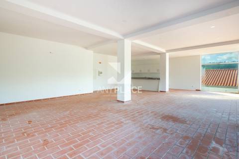 Hospedaria/Casa de Campo para Venda – Aldeia Típica no interior Algarvio.