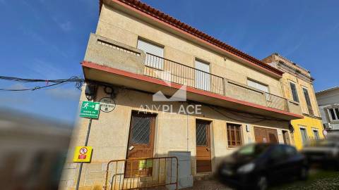 Prédio Exclusivo no Centro Histórico de Loulé com Vista Mar e Vista sobre o Castelo.