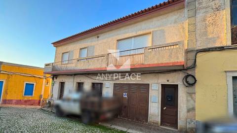 Prédio Exclusivo no Centro Histórico de Loulé com Vista Mar e Vista sobre o Castelo.