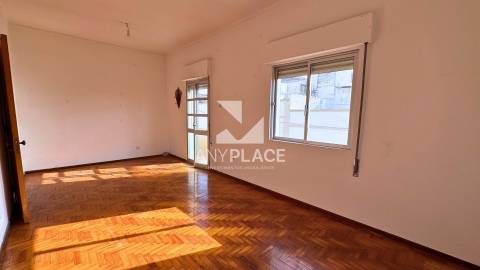 Prédio Exclusivo no Centro Histórico de Loulé com Vista Mar e Vista sobre o Castelo.