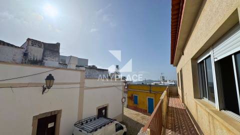 Prédio Exclusivo no Centro Histórico de Loulé com Vista Mar e Vista sobre o Castelo.