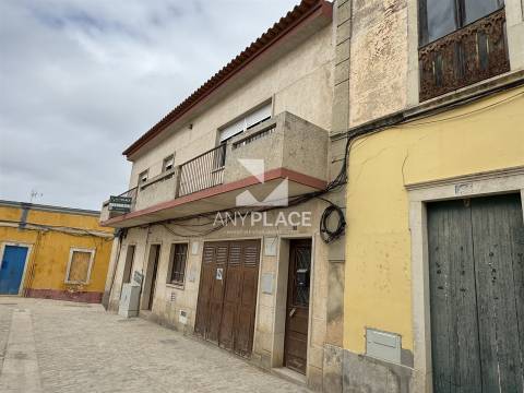 Prédio Exclusivo no Centro Histórico de Loulé com Vista Mar e Vista sobre o Castelo.