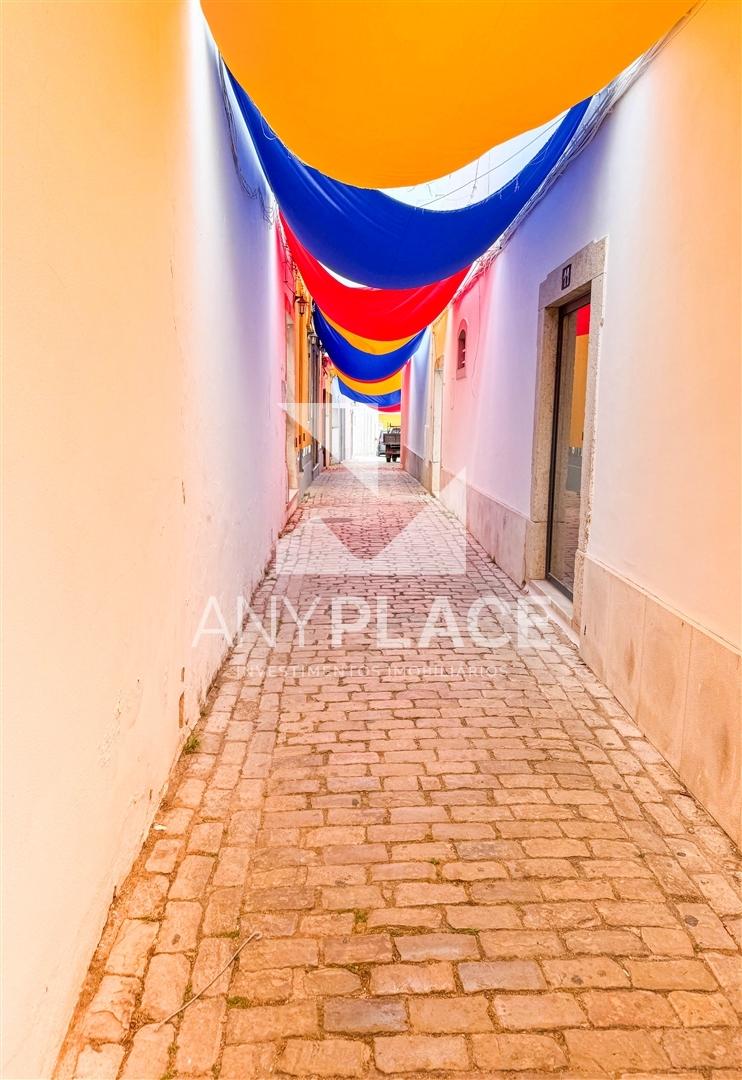 Prédio Exclusivo no Centro Histórico de Loulé com Vista Mar e Vista sobre o Castelo.