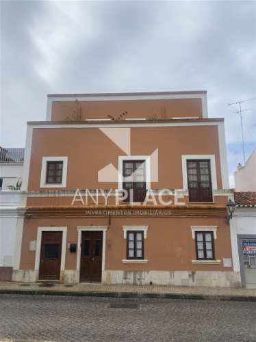 Apartamento Renovado no Coração de Silves – Uma Joia Medieval com Conforto Moderno.