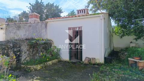 Moradia Tradicional em Aldeia típica a pouca distancia da cidade.