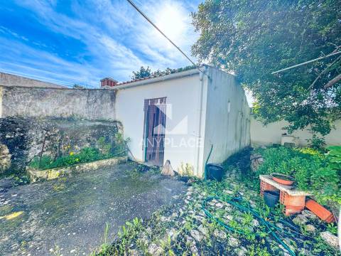 Moradia Tradicional em Aldeia típica a pouca distancia da cidade.