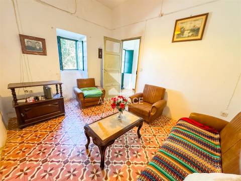 Moradia Tradicional em Aldeia típica a pouca distancia da cidade.