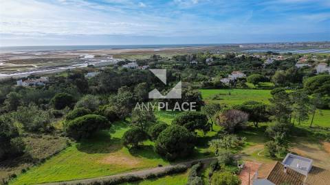 EXCLUSIVA MORADIA DE LUXO EM LOCALIZAÇÃO ÚNICA