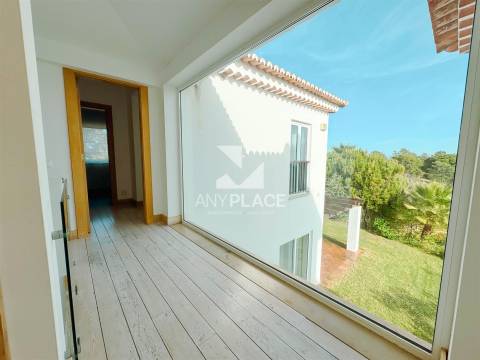 EXCLUSIVA MORADIA DE LUXO EM LOCALIZAÇÃO ÚNICA