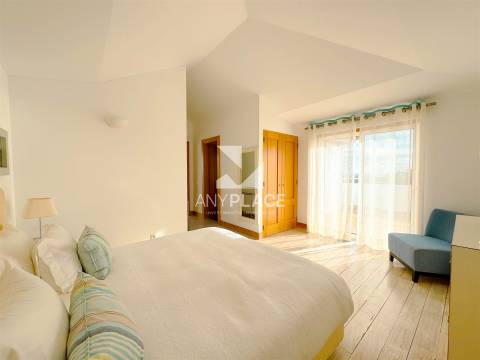 EXCLUSIVA MORADIA DE LUXO EM LOCALIZAÇÃO ÚNICA