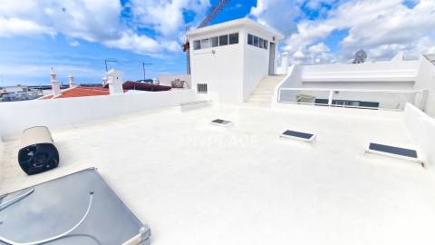 Apartamento T3 de Luxo com Grandes Terraços no Centro de Loulé numa localização excelente.