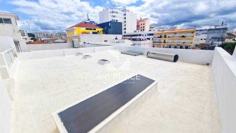 Apartamento T3 de Luxo com Grandes Terraços no Centro de Loulé numa localização excelente.