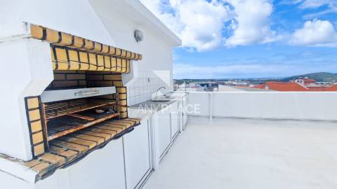 Apartamento T3 de Luxo com Grandes Terraços no Centro de Loulé numa localização excelente.