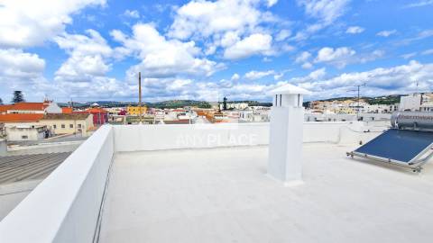 Apartamento T3 de Luxo com Grandes Terraços no Centro de Loulé numa localização excelente.