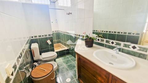 Apartamento T3 de Luxo com Grandes Terraços no Centro de Loulé numa localização excelente.