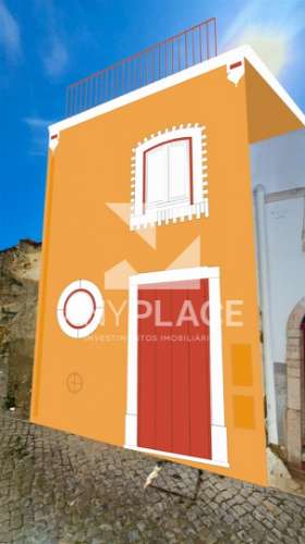Moradia V1 com projeto em fase de aprovação localizada no coração do centro histórico de Loulé.