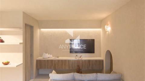 Oportunidade única no coração histórico de Loulé, prédio com projeto para dois apartamentos T1.