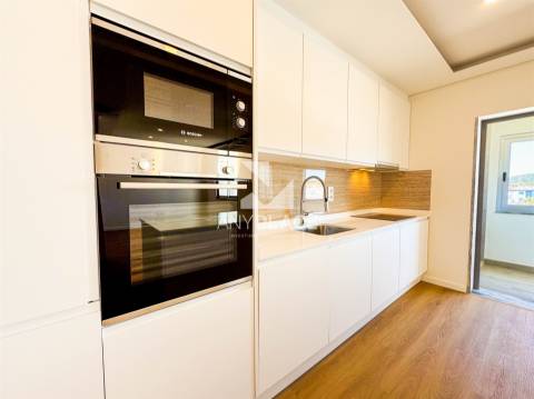 Excelente Apartamento T3 totalmente renovado com bonita vista mar no cetro de Loulé.