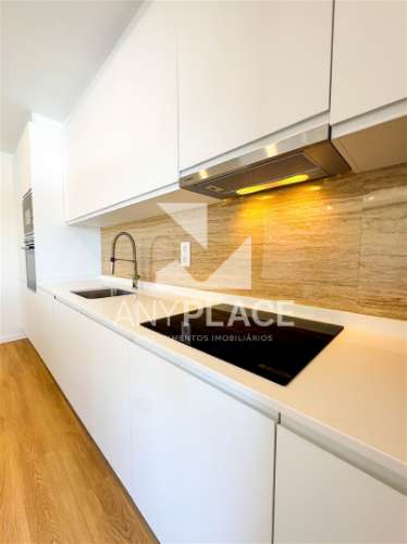 Excelente Apartamento T3 totalmente renovado com bonita vista mar no cetro de Loulé.