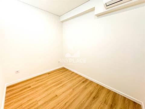 Excelente Apartamento T3 totalmente renovado com bonita vista mar no cetro de Loulé.