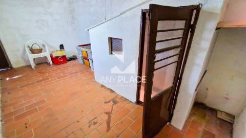 Moradia T3+1 com Rooftop  no Centro Histórico de Loulé um refúgio com charme e potencial.