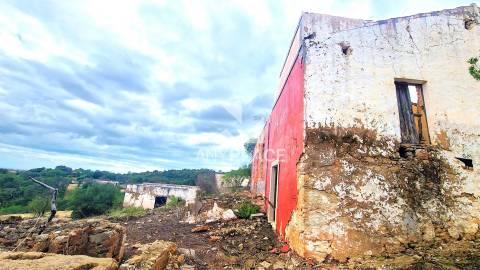 Propriedade com Potencial de Desenvolvimento Turístico ou Residencial.