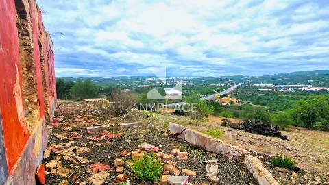 Propriedade com Potencial de Desenvolvimento Turístico ou Residencial.