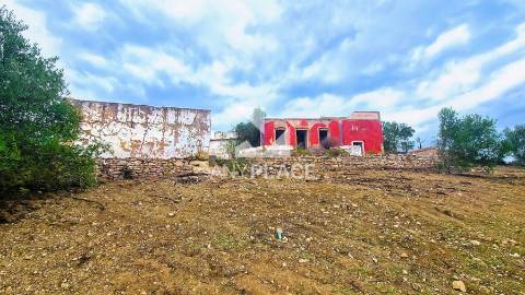 Propriedade com Potencial de Desenvolvimento Turístico ou Residencial.