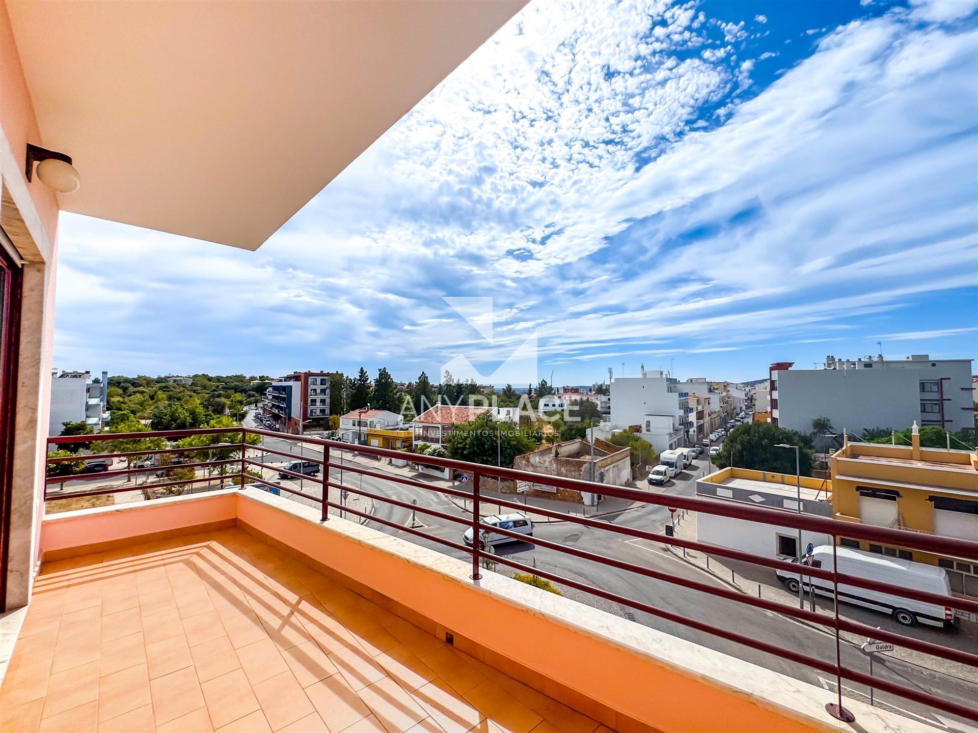 Apartamento T2 Exclusivo com Terraço Panorâmico e estacionamento