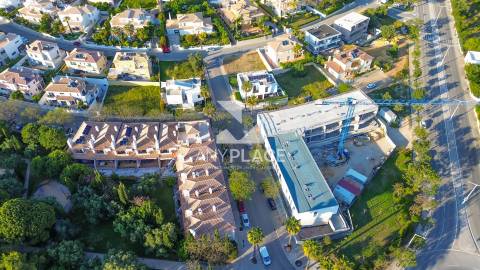 Exclusiva Moradia de Luxo em Condomínio Privado no Coração de Loulé