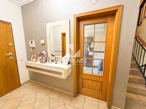 Exclusiva Moradia de Luxo em Condomínio Privado no Coração de Loulé